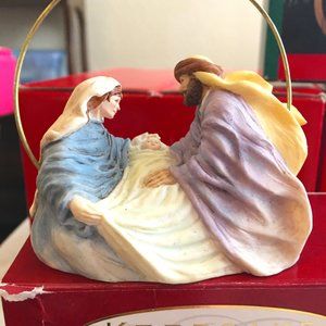 HALLMARK ORNAMENT "Christmas Joy Nativity"- SIGNED -1996  - Excellent Condition